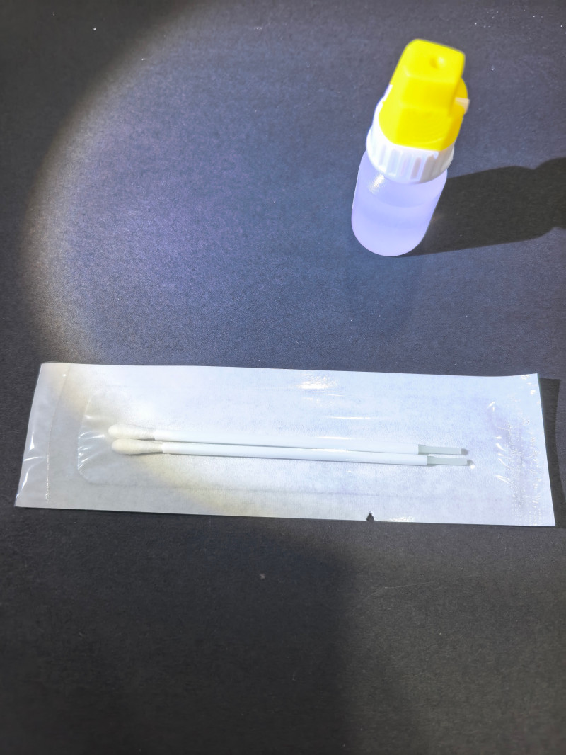 Swabs: Self-disconnecting for laboratory